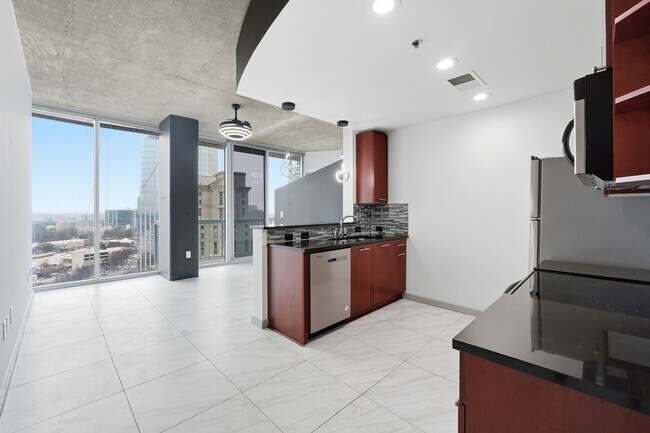 Building Photo - Upgraded Studio Condo in Buckhead