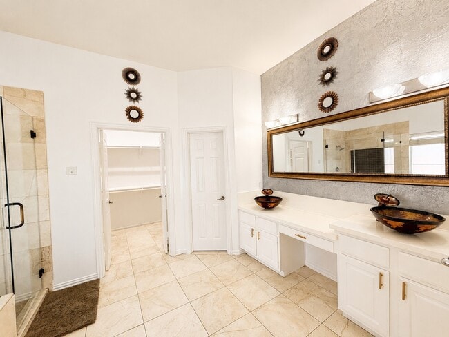 Building Photo - 5507 Cranston Ct