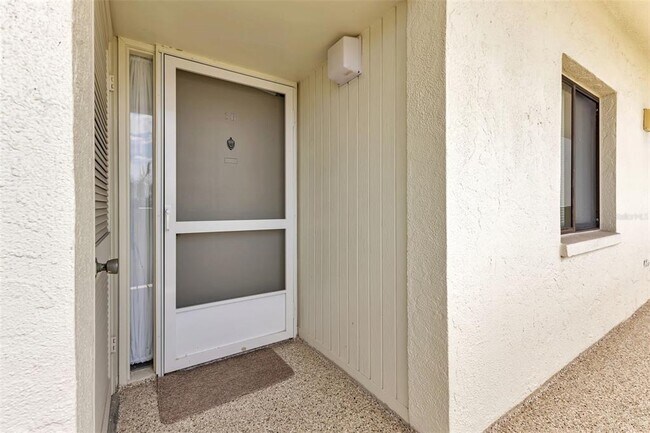 Building Photo - 1500 Park Beach Cir