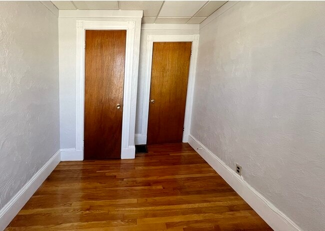 Building Photo - 196 Falcon St