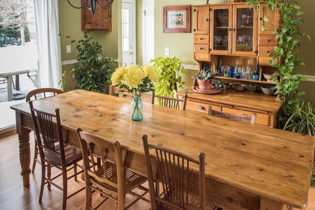 Building Photo - 16 Beechwood Dr