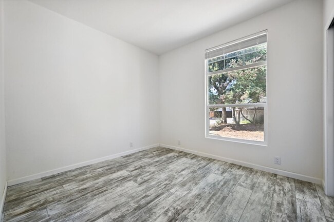 Building Photo - 2291 Guerneville Rd