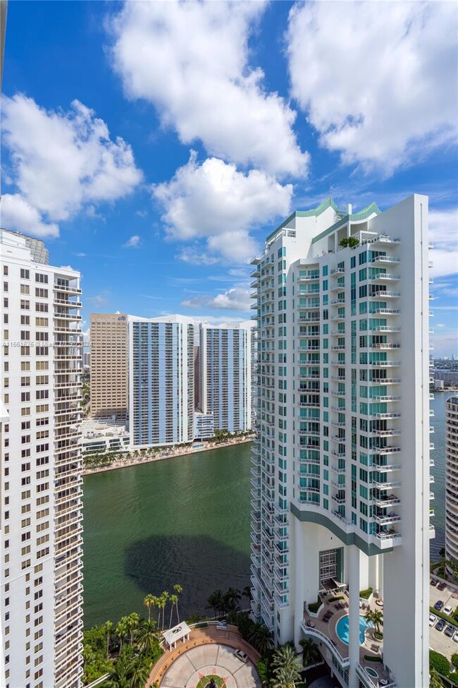 Building Photo - 801 Brickell Key Blvd