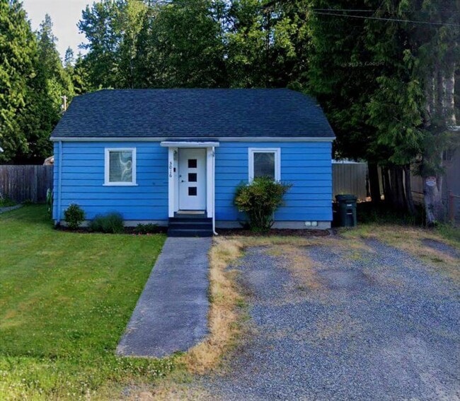 Building Photo - Welcome Home to Comfort and Charm in Blain...