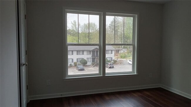 Building Photo - 2156 Park Terrace