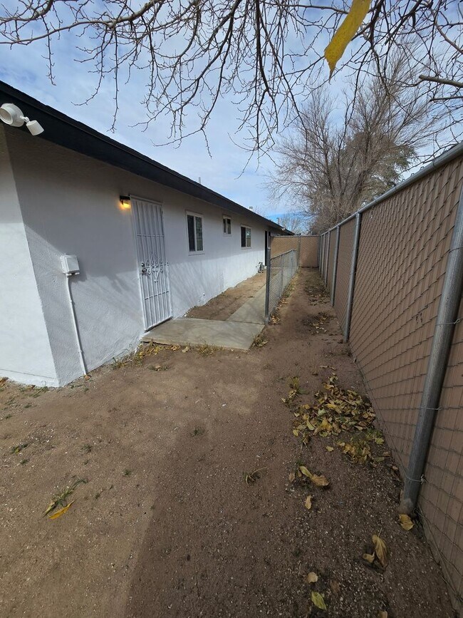 Building Photo - 16109 Spruce St