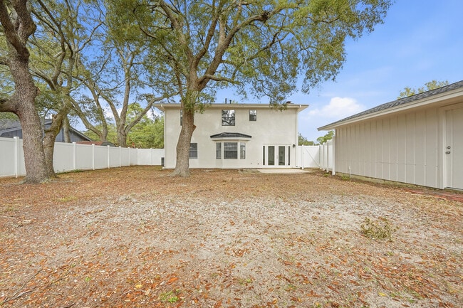 Building Photo - 120 Dyer St