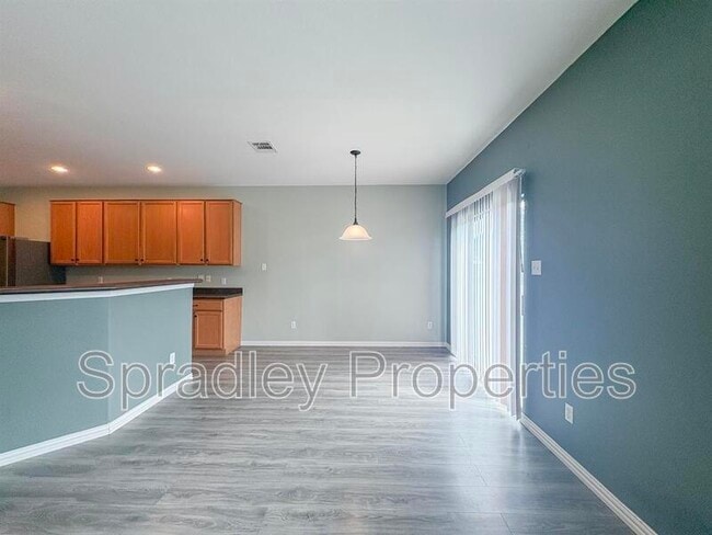 Building Photo - 1047 Tumbleweed Trail