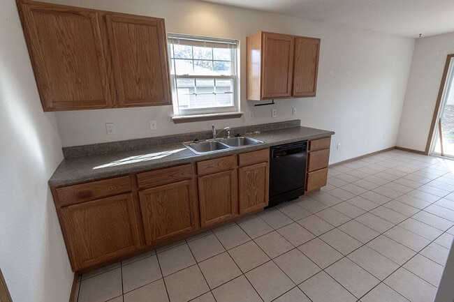 Building Photo - 1610 Typhoon Dr