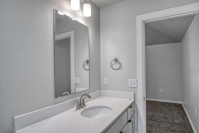 Building Photo - New Construction in Varenna Landing! Storm shelter and lawn care included!