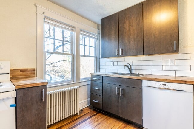 Building Photo - 213 Todd Ave