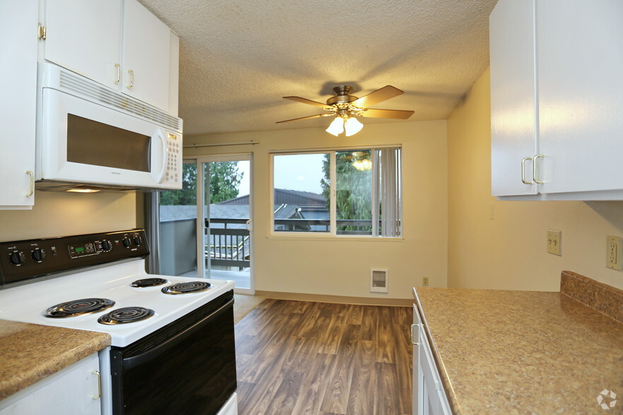 Interior Photo - The Courtyard Apartment Homes