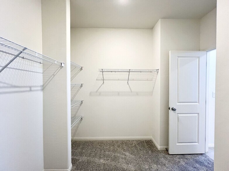 Building Photo - 1606 Rock Kestrel St