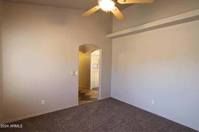 Building Photo - 1646 E Melissa St