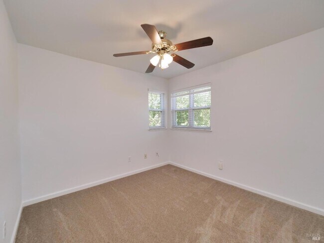 Building Photo - 3500 Crownridge Dr