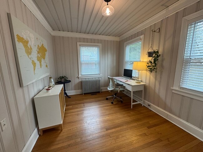 Building Photo - 5009 E Seminary Ave