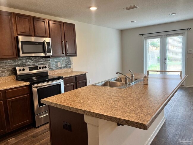 Building Photo - 5862 Blackhorse Cir