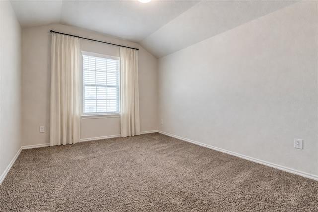 Building Photo - 914 Decker Dr