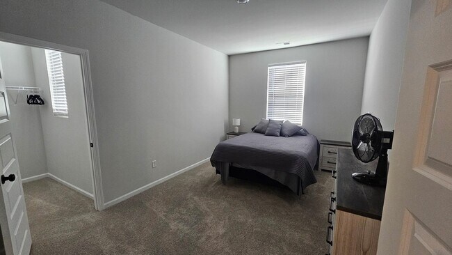 Building Photo - 515 Southwind Way
