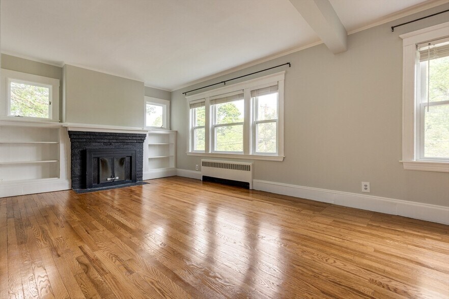 Primary Photo - 278 Cabot St