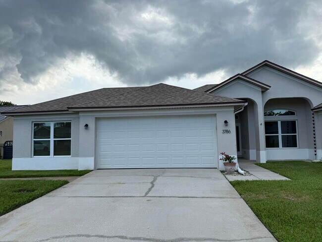 Building Photo - 3786 Sierra Dr