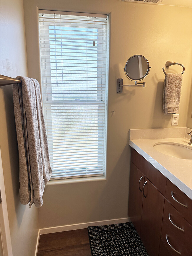 Privacy glass bathroom window. - 7079 Engineers Rd