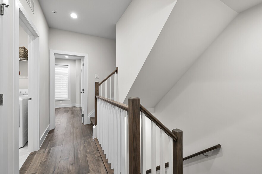 Building Photo - 147 Prairie Ln