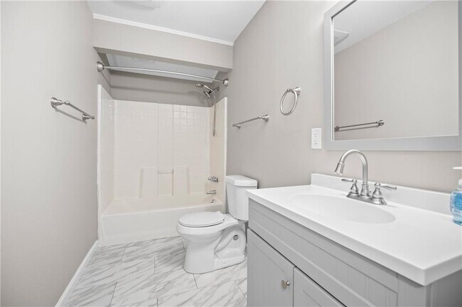 Building Photo - 2179 Beech Valley Dr