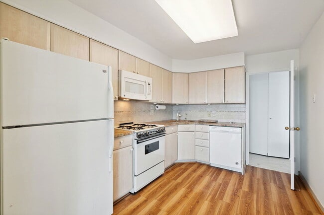 Building Photo - 2401 Pennsylvania Ave