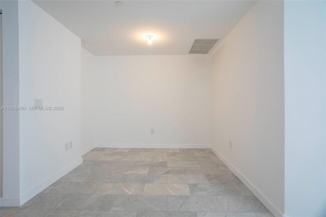 Building Photo - 650 NE 32nd St