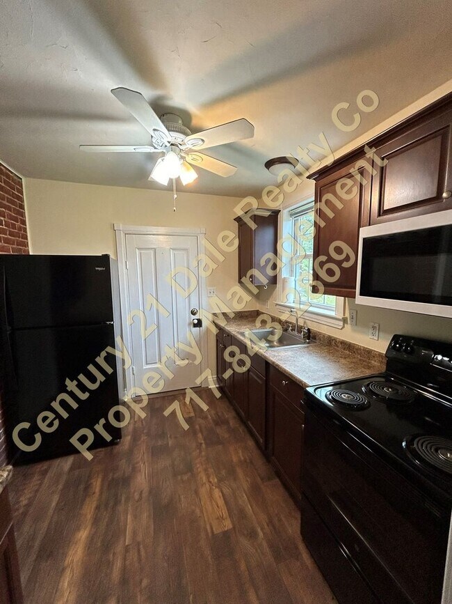 Building Photo - Beautiful 2 Bedroom Home in South Eastern ...