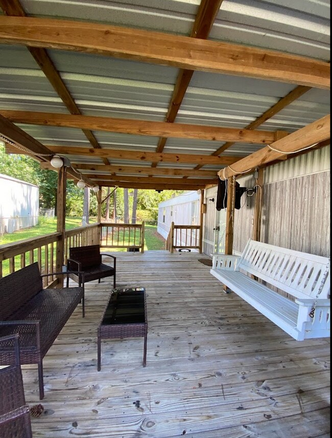 Building Photo - 3 Bedroom/ 2 Bathroom Mobile Home with a f...