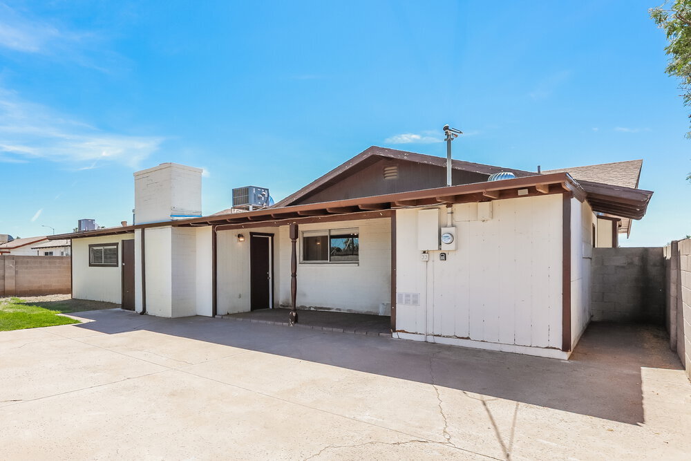 Building Photo - 1544 E Clover