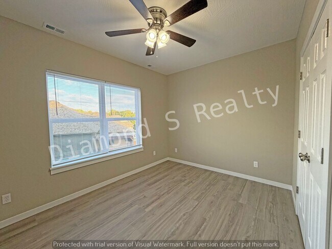 Building Photo - Brand New Build in Desirable Ozark Neighborhood!