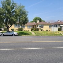 1 bedroom 1 bath backyard space! - 1409 W Victory Blvd