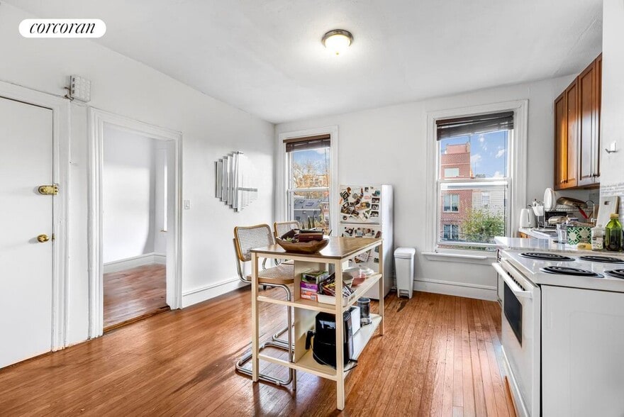 Building Photo - 276 Ainslie St