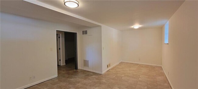 Building Photo - 1752 Mitzi Ct