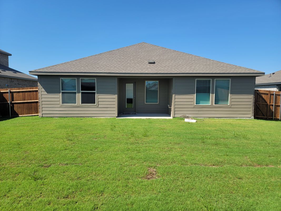 Building Photo - 1216 Riverbrook Ln