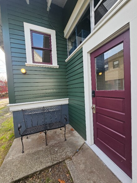 Building Photo - 3265 NE Alberta St