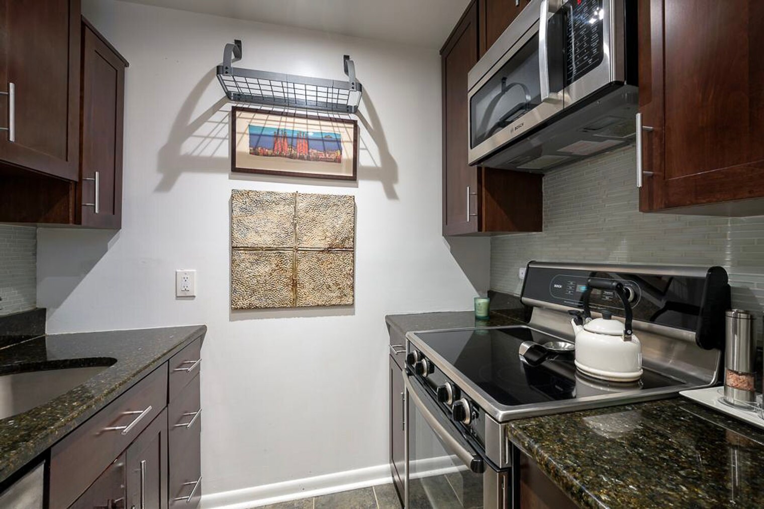 Building Photo - 1313 Vermont Ave NW