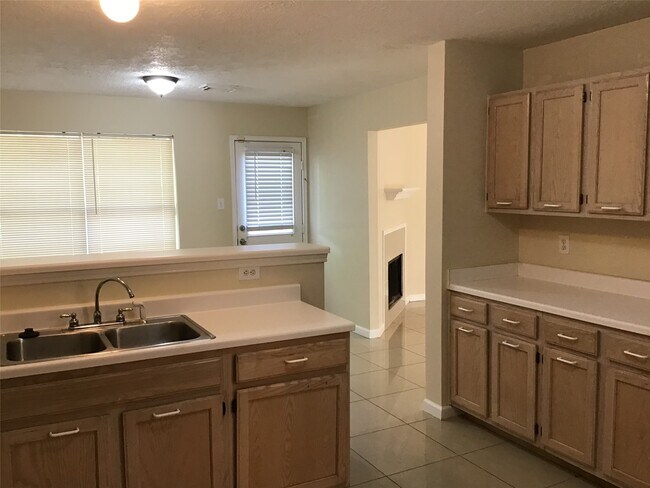 Building Photo - 11802 Sunny Stream Dr