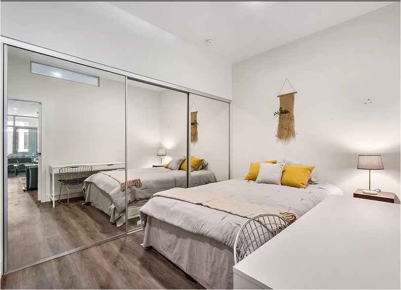 Building Photo - 3810 Wilshire Blvd