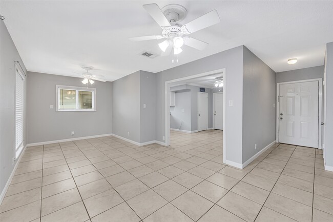 Building Photo - 3806 Kaplan Dr