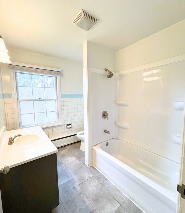 Building Photo - 400 N Webb Ave