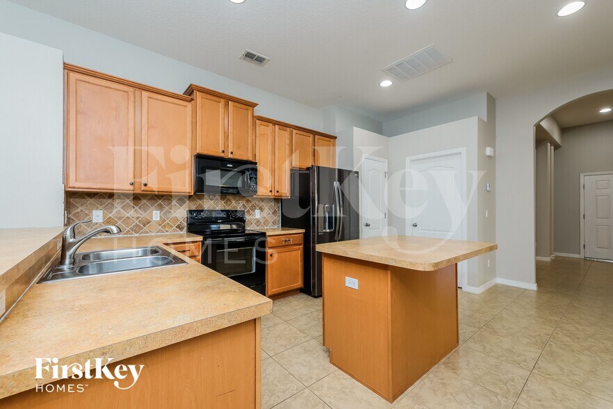 Building Photo - 2708 Eagle Cliff Dr
