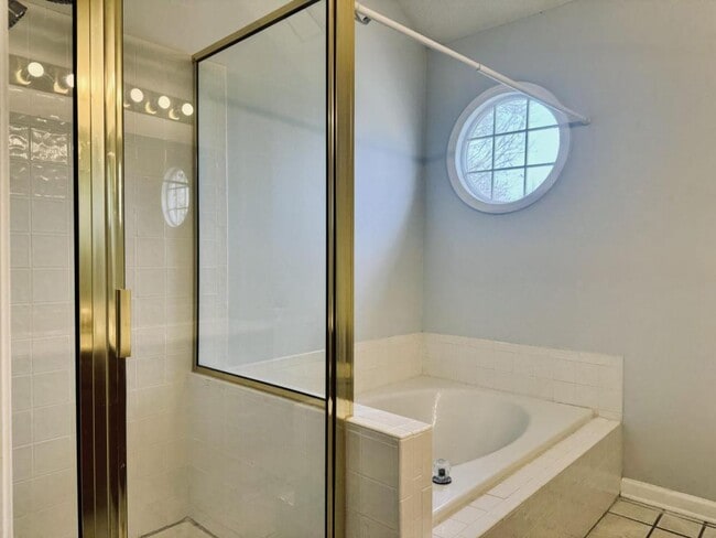 Building Photo - 3661 Forest Glen Trail