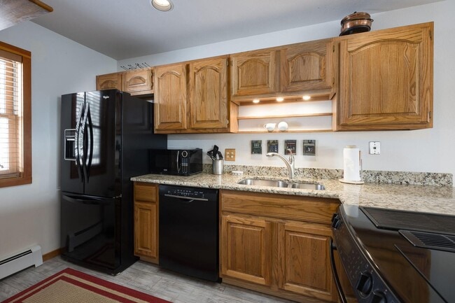 Building Photo - Available now!  Year lease!   Three Bedroo...