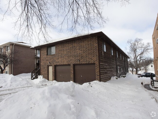 Building Photo - 922 A