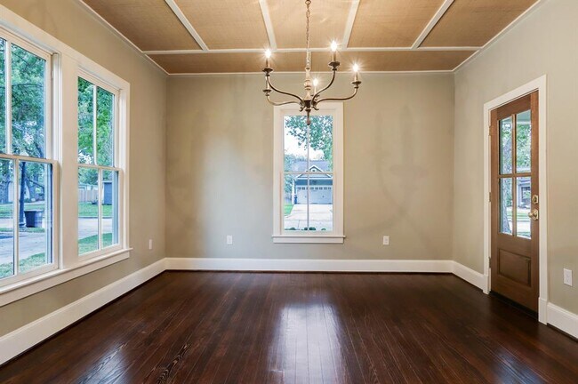 Building Photo - 138 Lakeview Dr