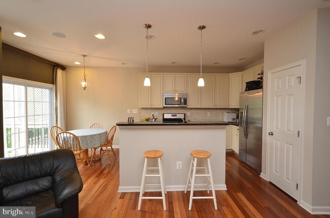 Building Photo - 43291 Mitcham Square